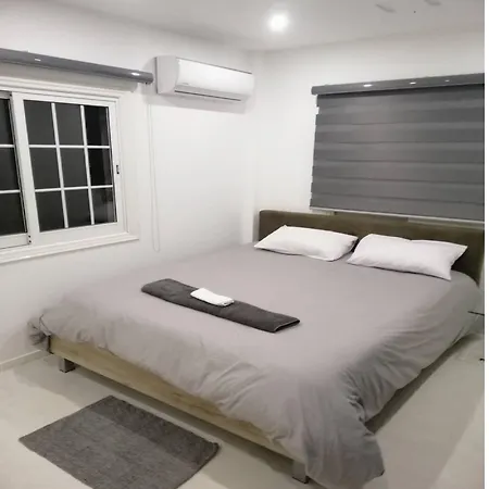 民宿 Cosy With Kingsize Bed By Beach Centre 拉纳卡